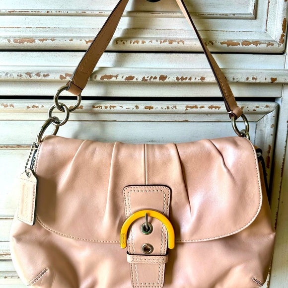 COACH Vintage Pearlized Ballet Slipper Pink Soho Leather w/Buckle Shoulder Bag - Picture 8 of 8